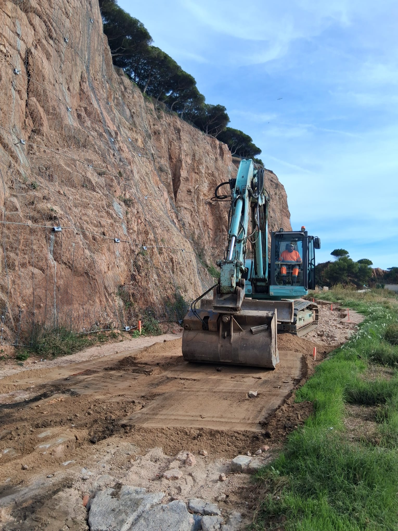 Treballs en el camí de Cala Jonca